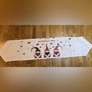 NWOT gnome Valentines Day table runner
